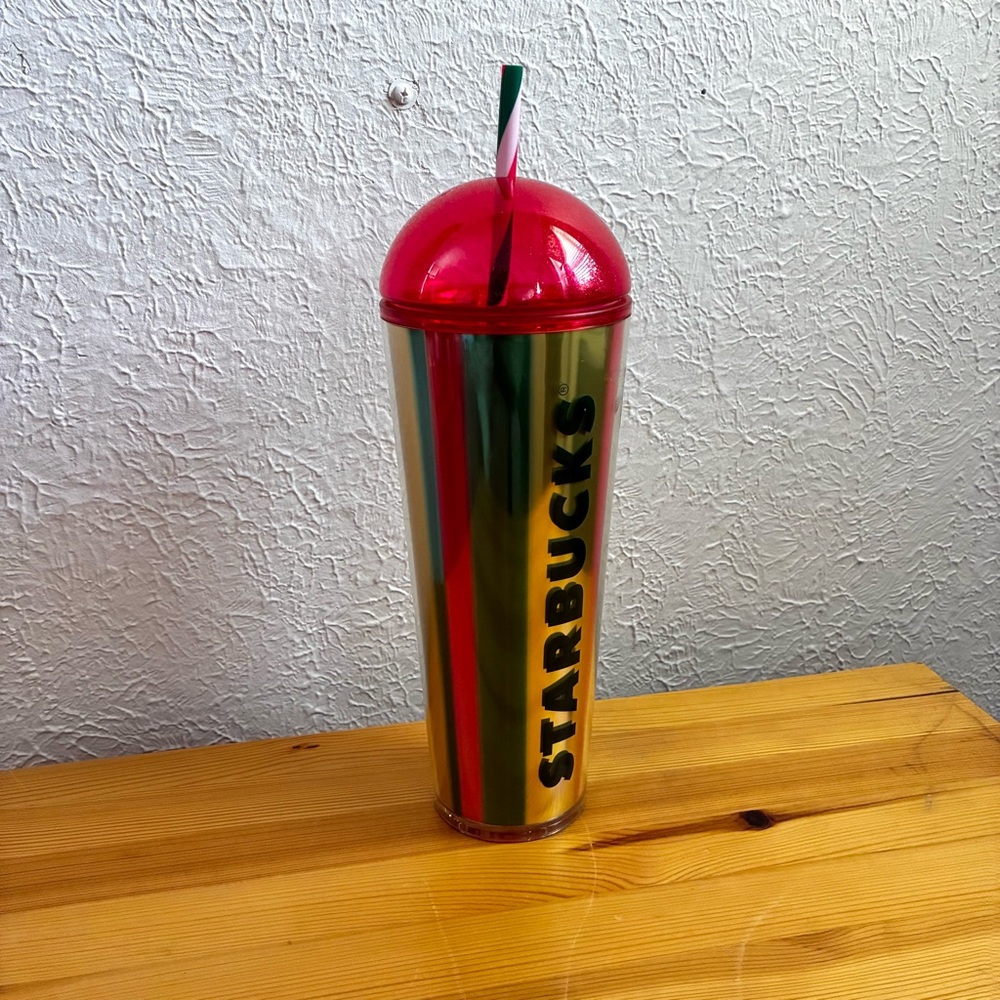 Starbucks Holiday tumbler with dome top Large 24 ounce